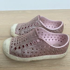 Girls size 9 glitter pink natives